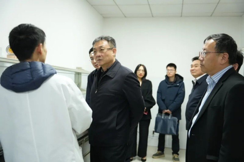 山東省供銷(xiāo)合作社聯(lián)合社黨組書(shū)記、理事會(huì)主任張傳忠一行蒞臨公司調(diào)研交流